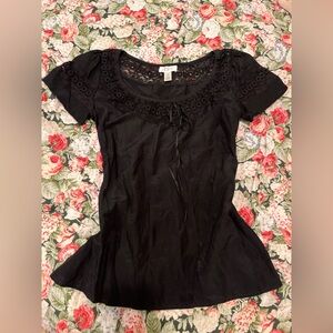 ann taylor LOFT women’s black short sleeve top with tie and lace detail